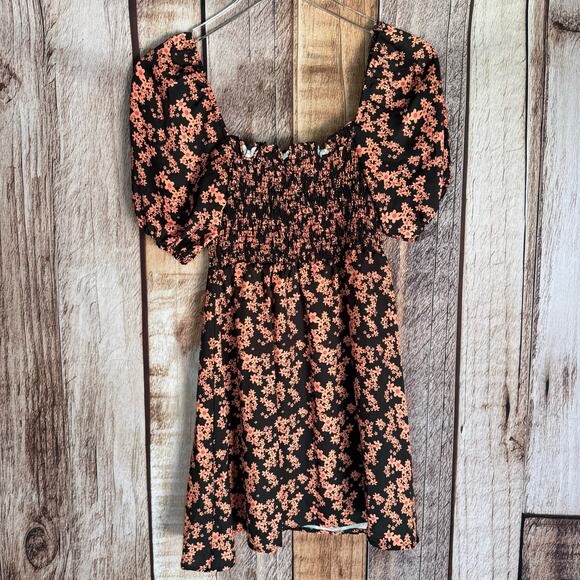 Resa Dress Blake Mini in Daisy Floral Puff Sleeve Smocked Cottagecore Small Chic - Picture 2 of 8